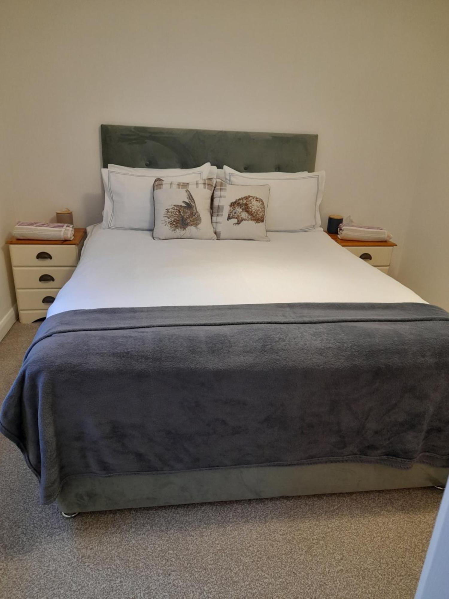 Glastonbury Town Center-Entire Apartment Kültér fotó